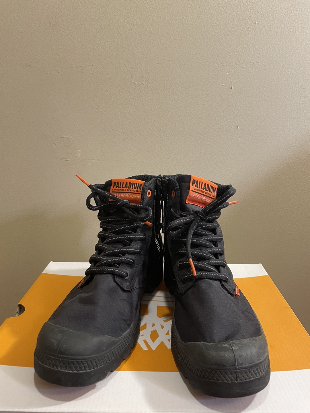 Palladium Unisex waterproof boots thumbnail