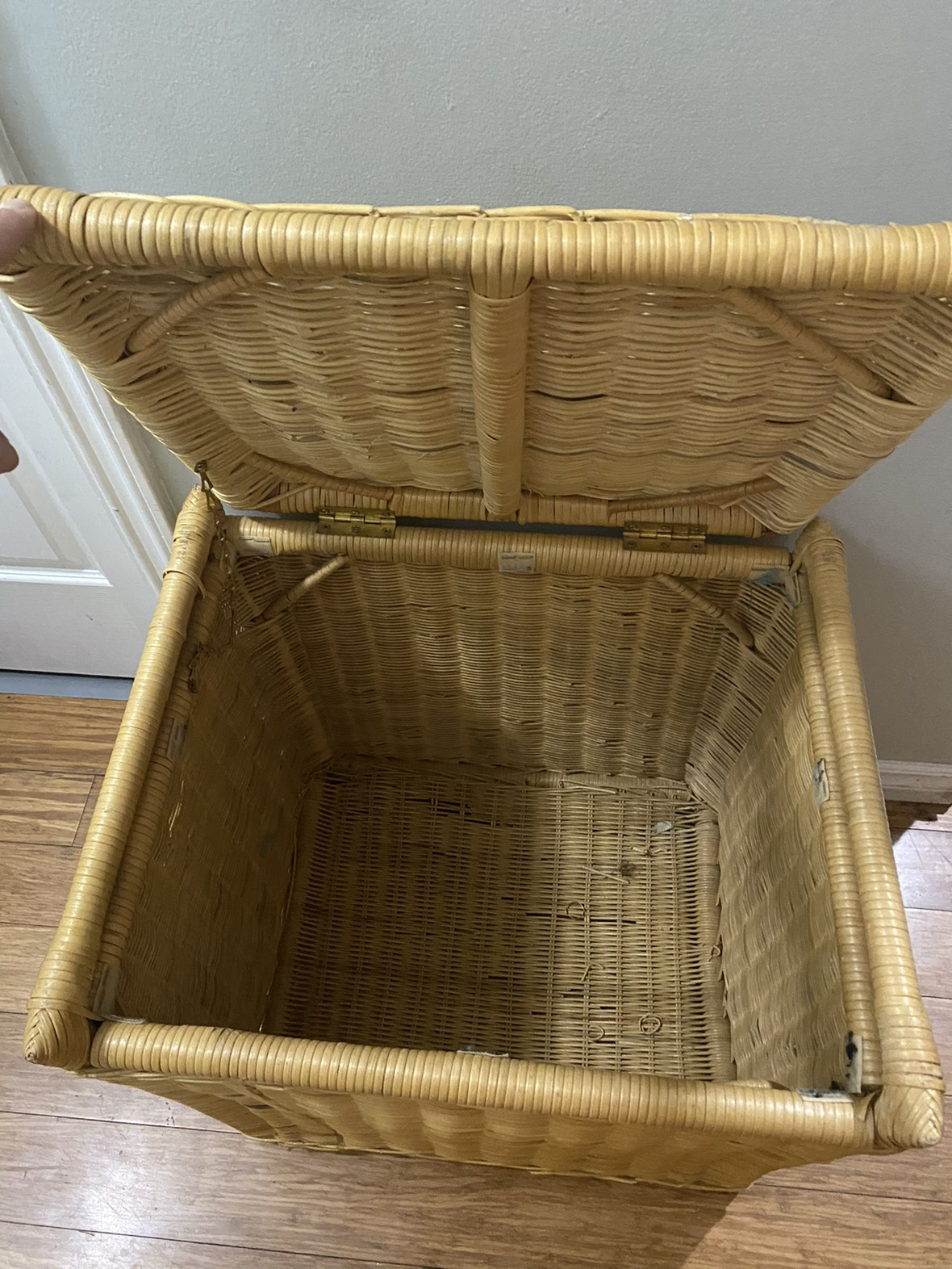 rattan basket - photo 2