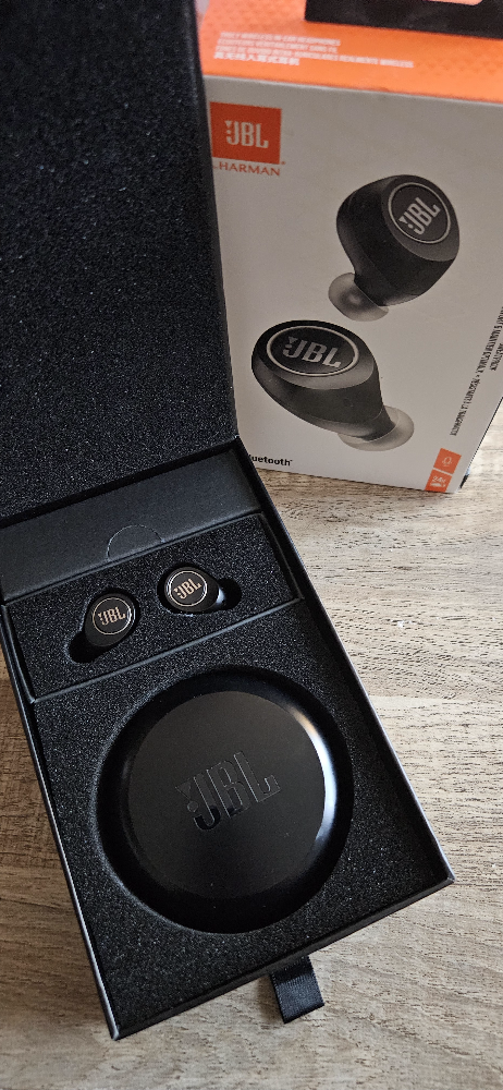 JBL Free Wireless Bluetooth Earbuds - photo 2