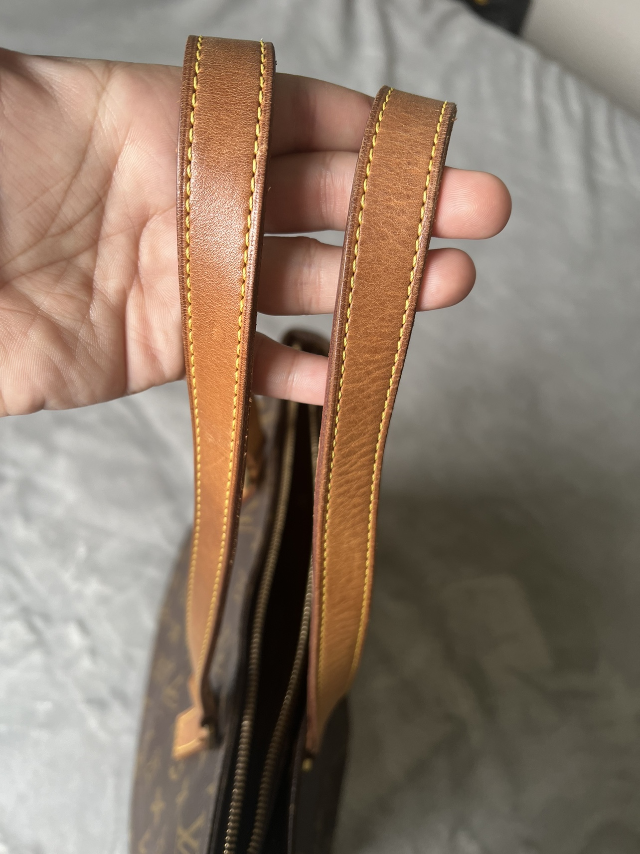LV Shoulder Bag - photo 4
