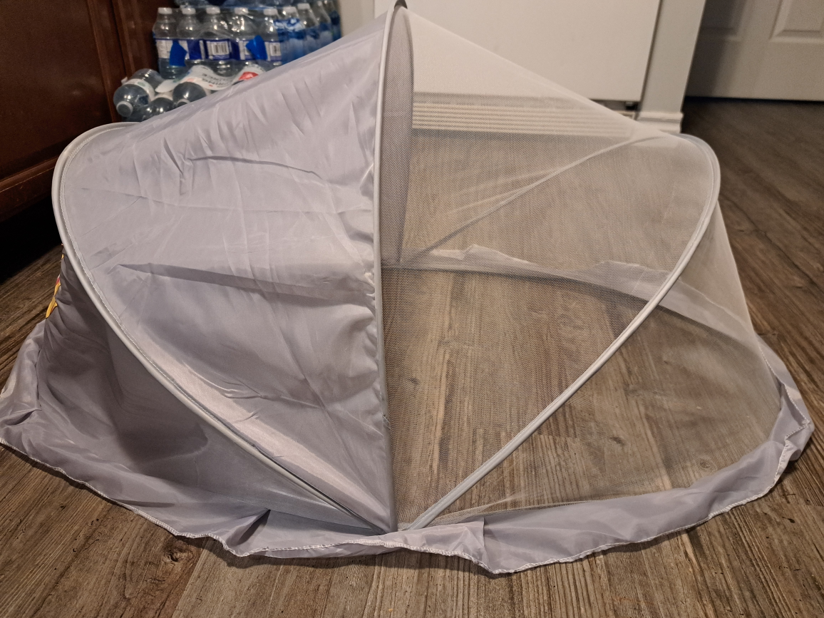 BRAND NEW BABY NEWBORN SUN AND MOSQUITO SHIELD 15$ - photo 2