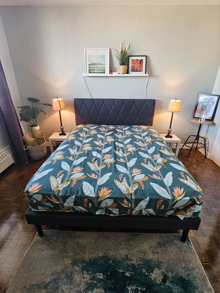 Queen-Sized Bed image indicator(2)