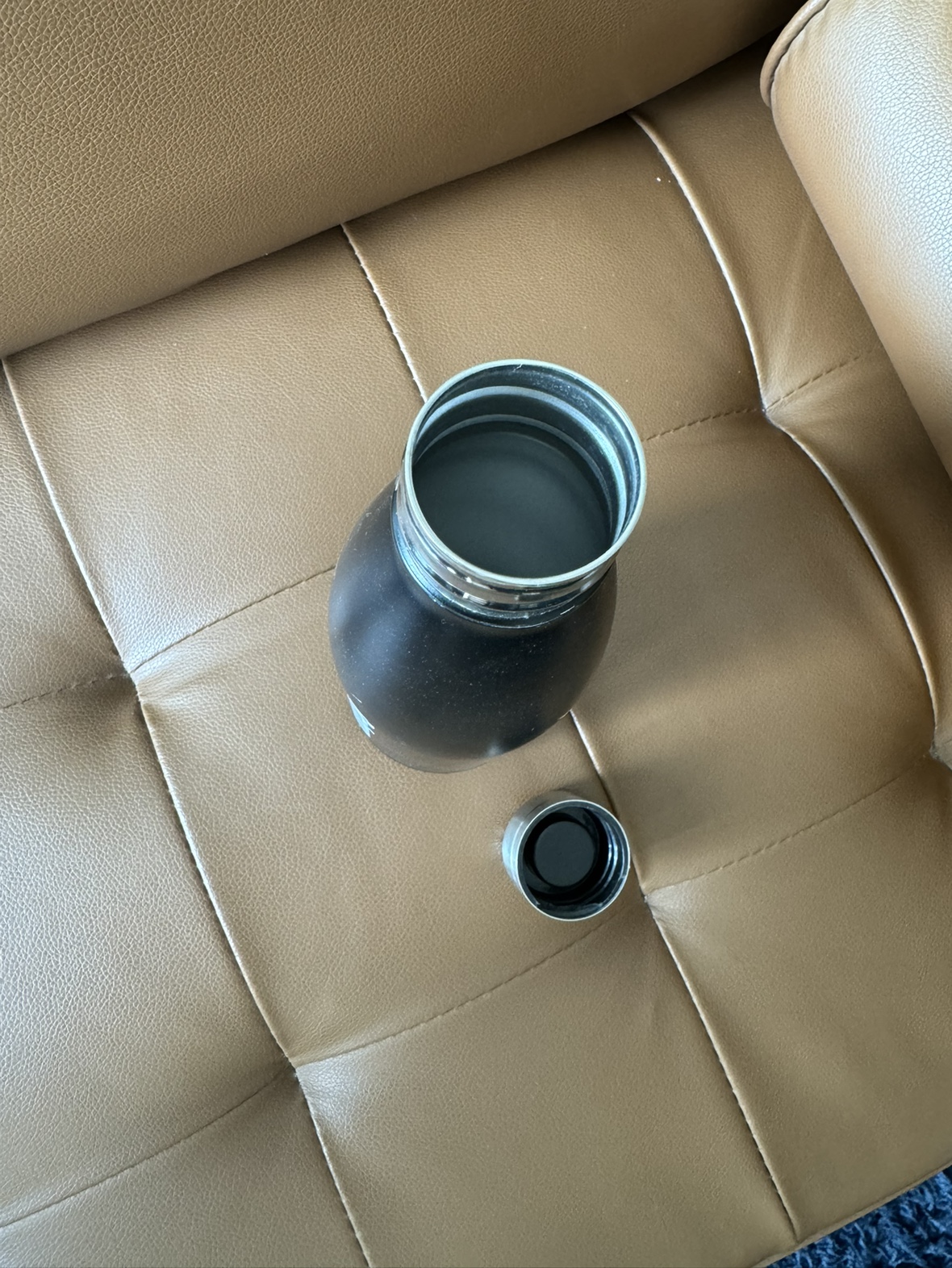 Water Bottle With Cap - photo 2
