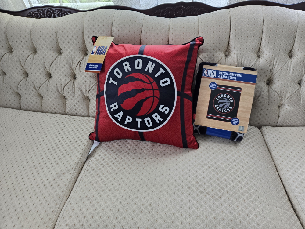 Raptors Pillow and blanket thumbnail