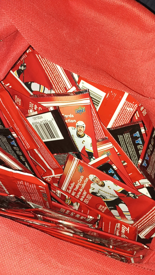 150+ collector hockey card packs - photo 3