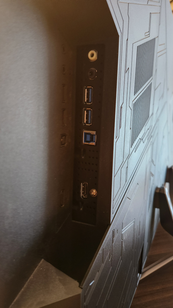 Asus Strix 43" 4k 120Hz Monitor - photo 3