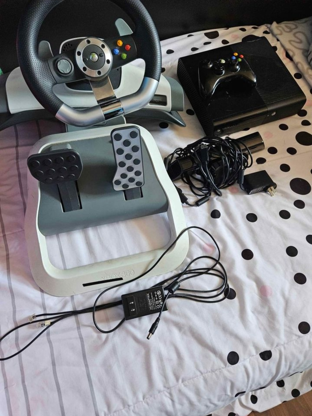 Xbox 360 with kenect and steering wheel