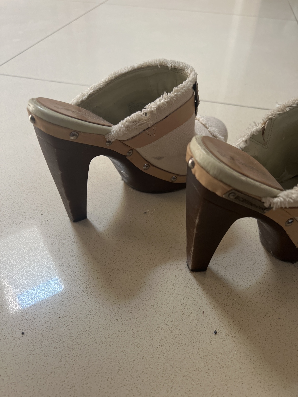 BCBG women clogs - photo 2