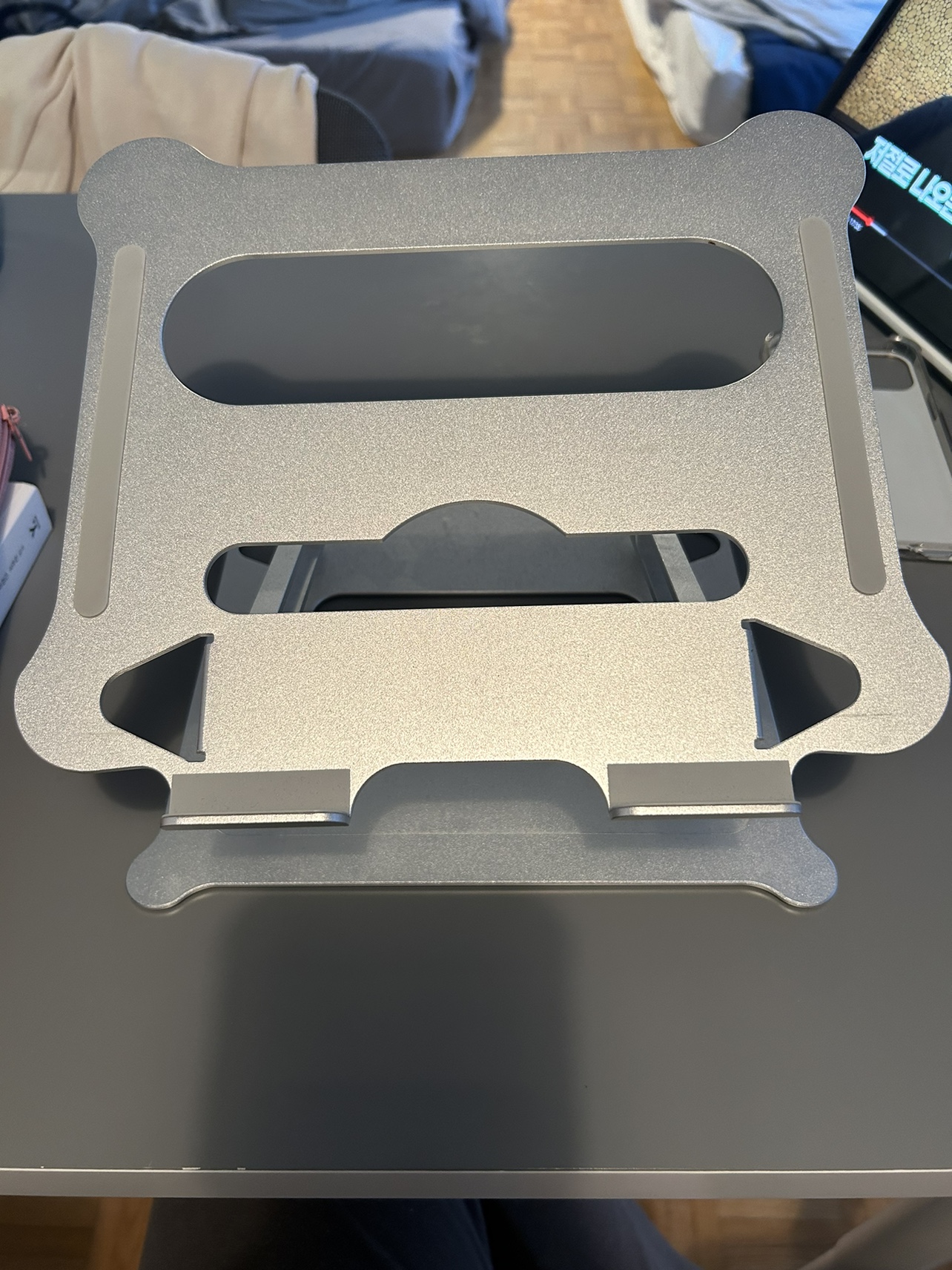 Laptop stand (until 5/29)