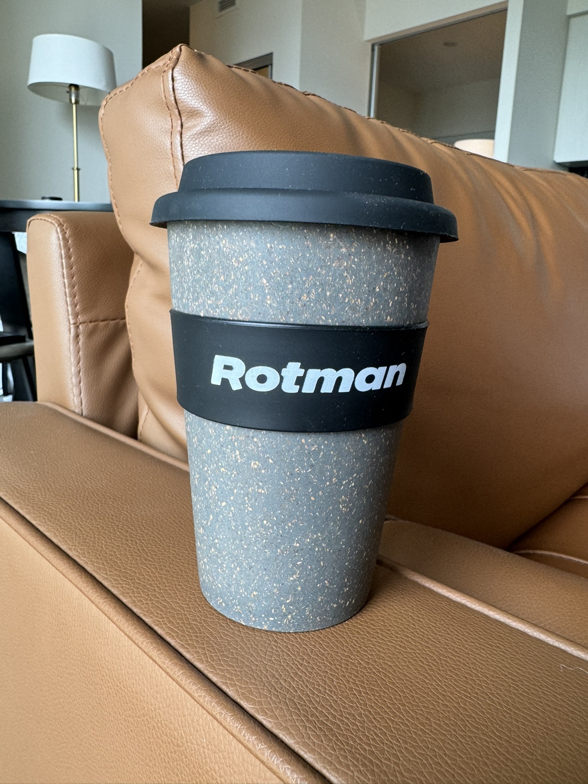 Plastic Coffee Cup With Silicone Cap and Sleve