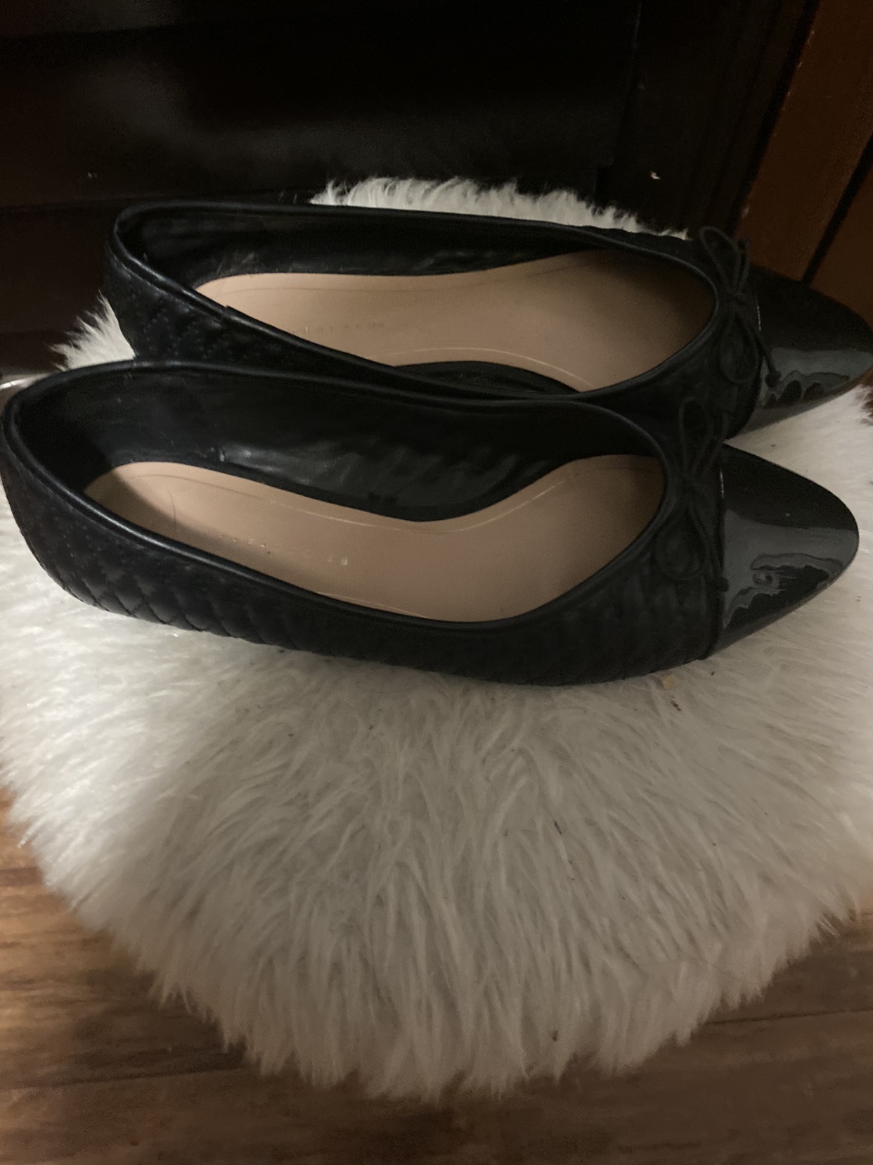 Flat shoes