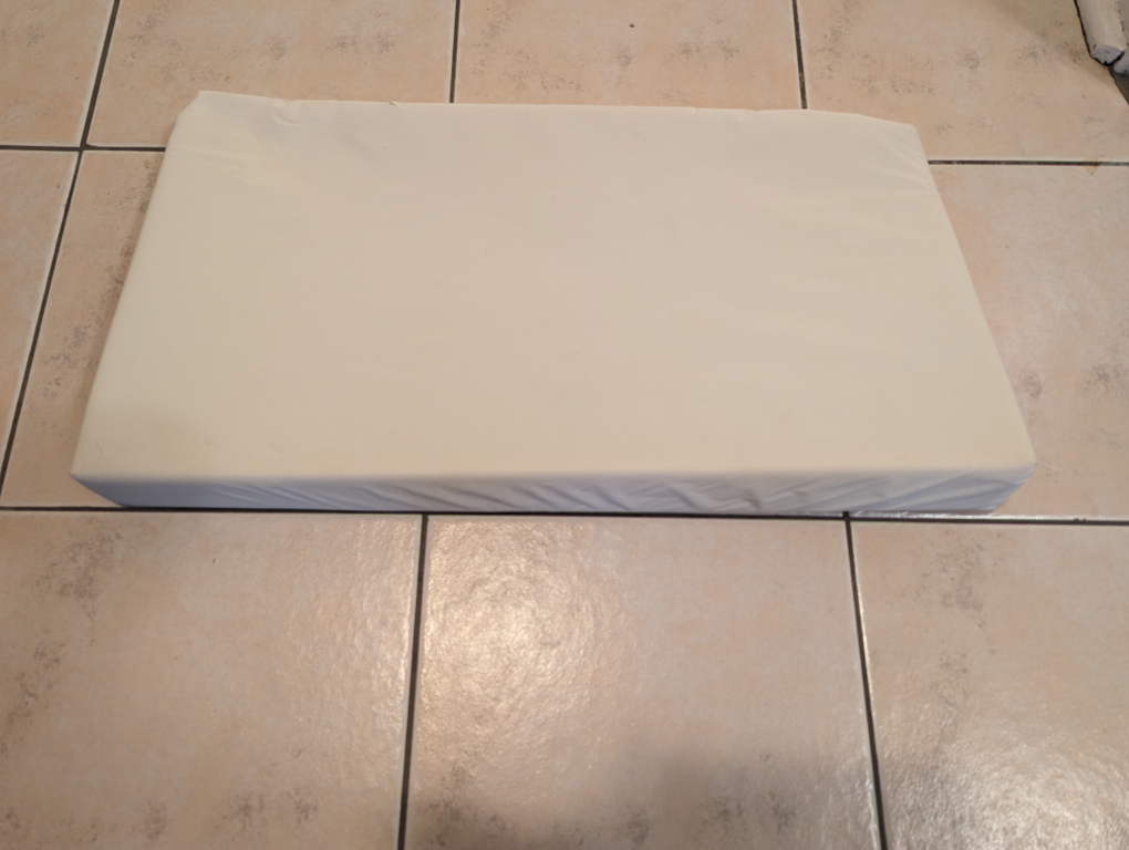 Diaper changing pad and wedge - photo 3