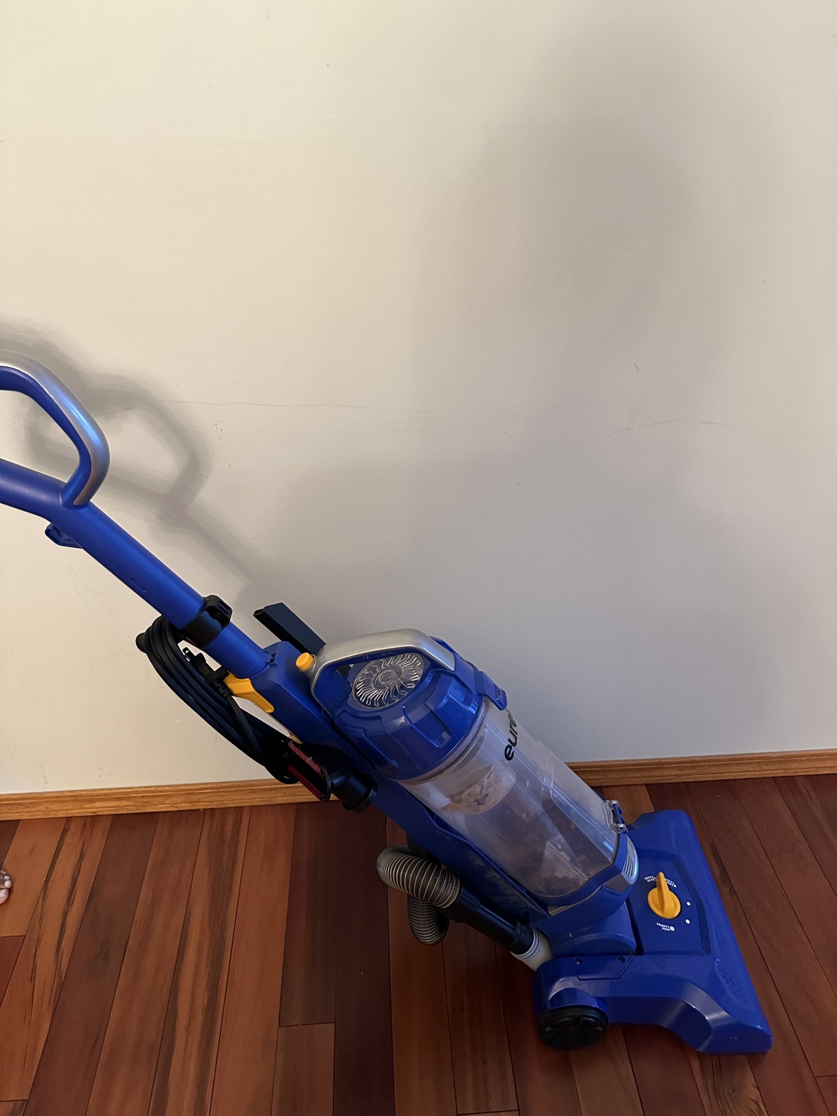 Eureka PowerSpeed Vacuum Cleaner image indicator(4)