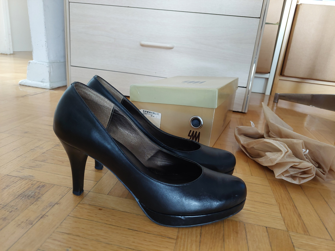 Size 7 black leather high heels shoes pumps - photo 3