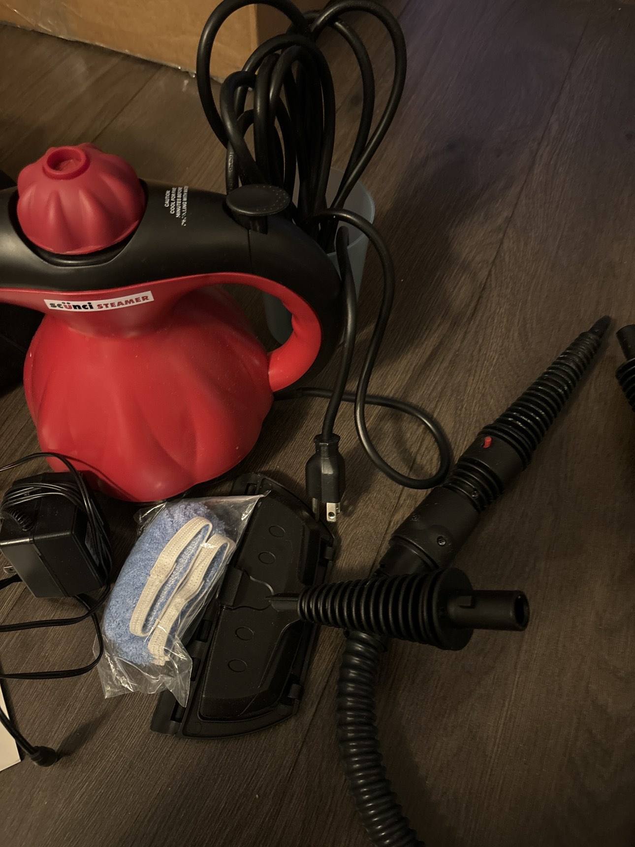 Scunci Portable Household Steamer - photo 2