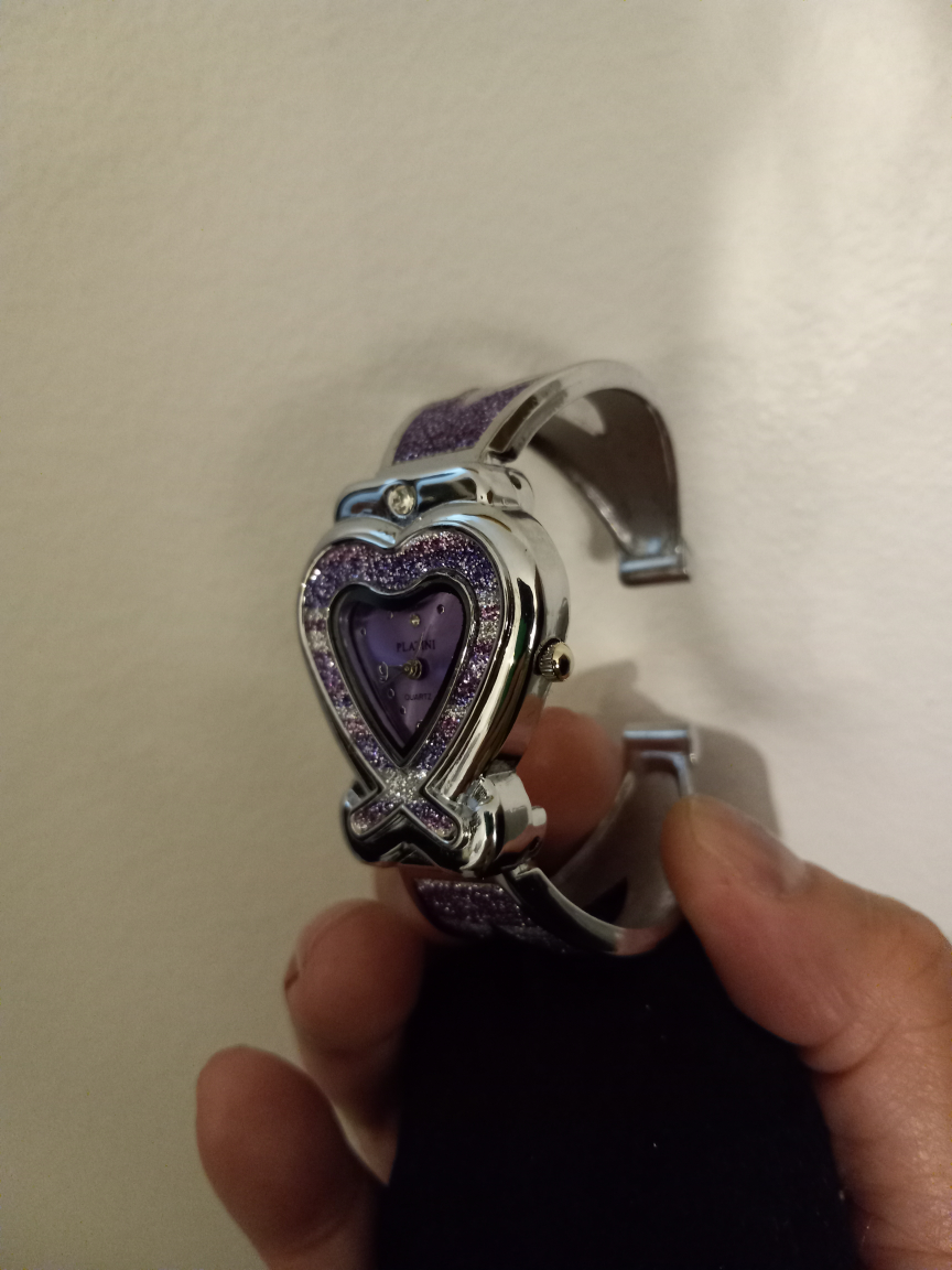 quartz cuff watch (new,) image indicator(2)