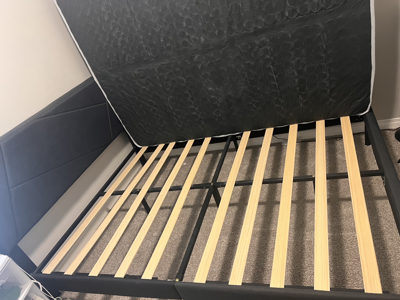 Queen mattress with bed frame and headboard - photo 2