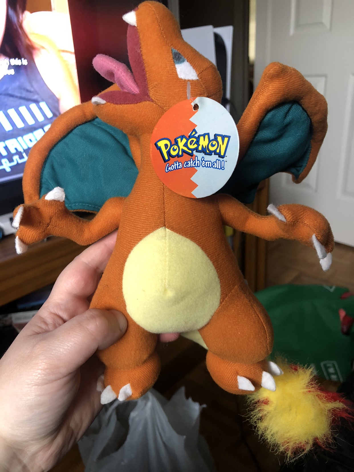 1998 Original Pokémon Charizard plushie thumbnail