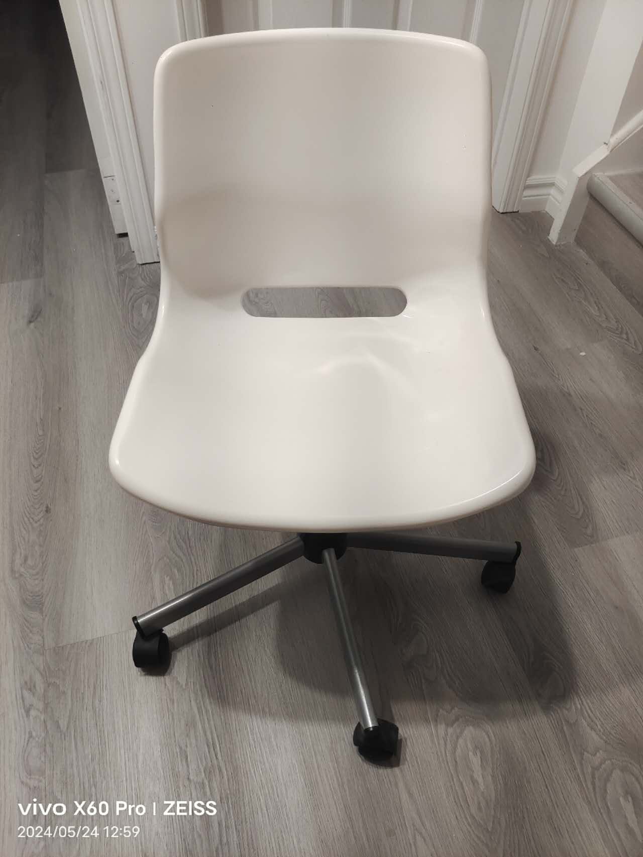 Ikea white swivel office desk chair **FIRM PRICE**