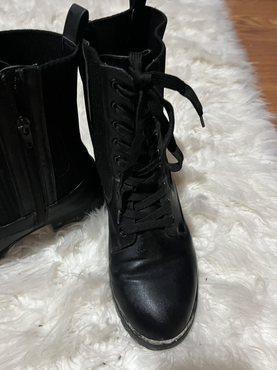 Gorgeous size 10 Women's boots image indicator(2)