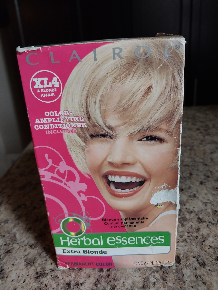 2 Bottles Hair Colour w/Applicator Brush. image indicator(3)