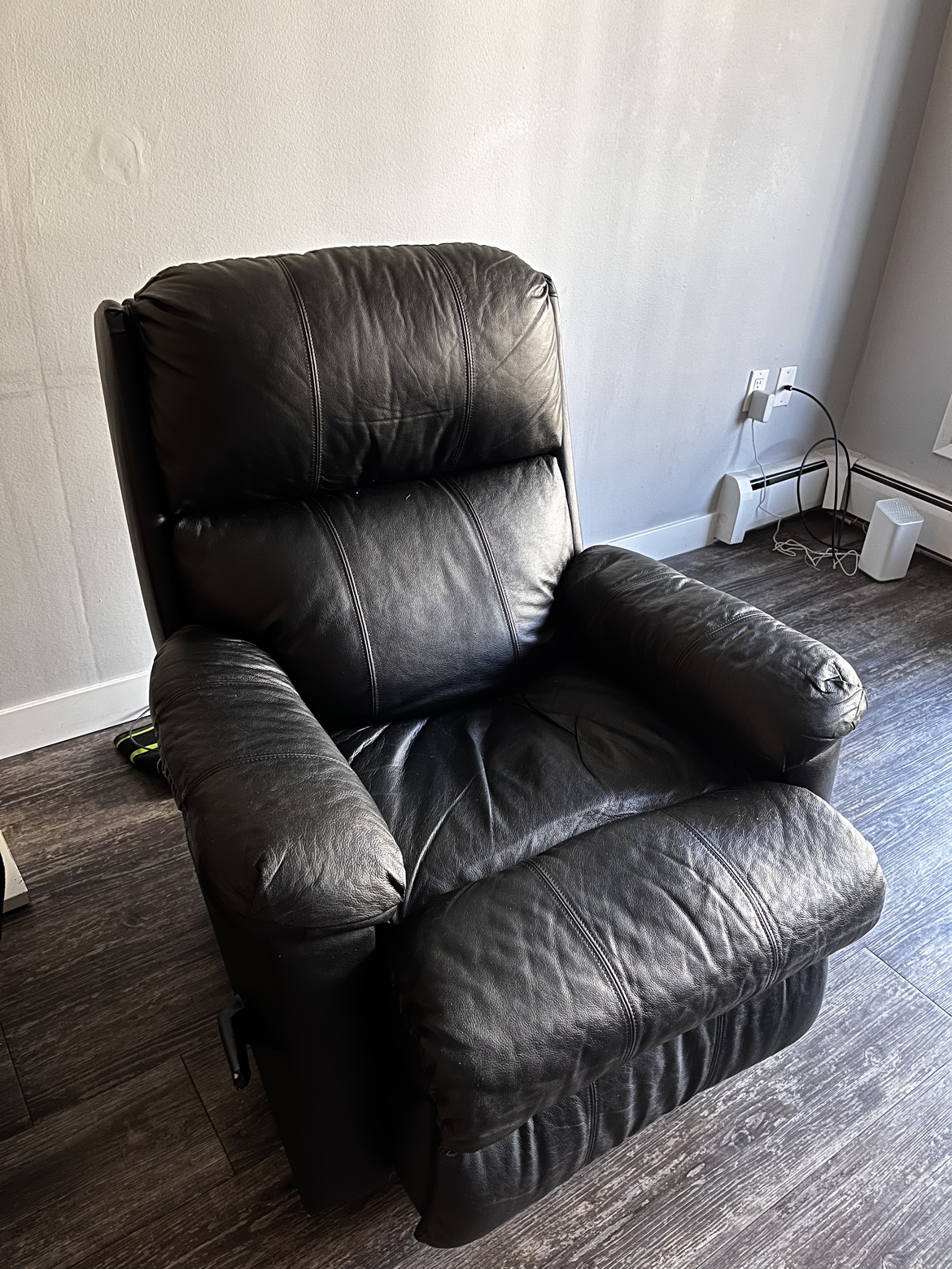 Recliner Chair thumbnail
