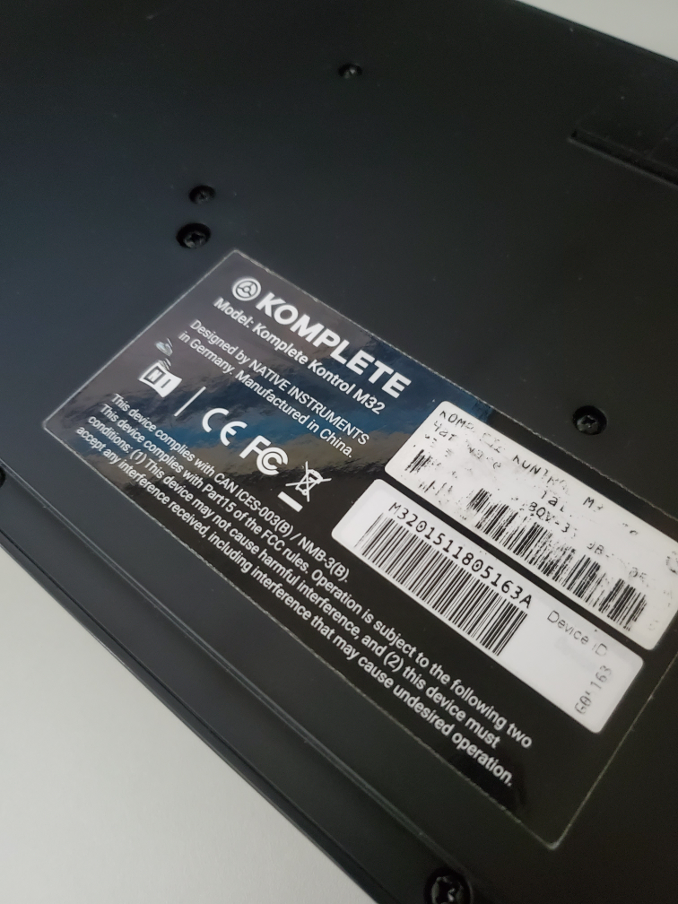 Native Instruments Komplete Kontrol M32 Midi Keyboard image indicator(4)