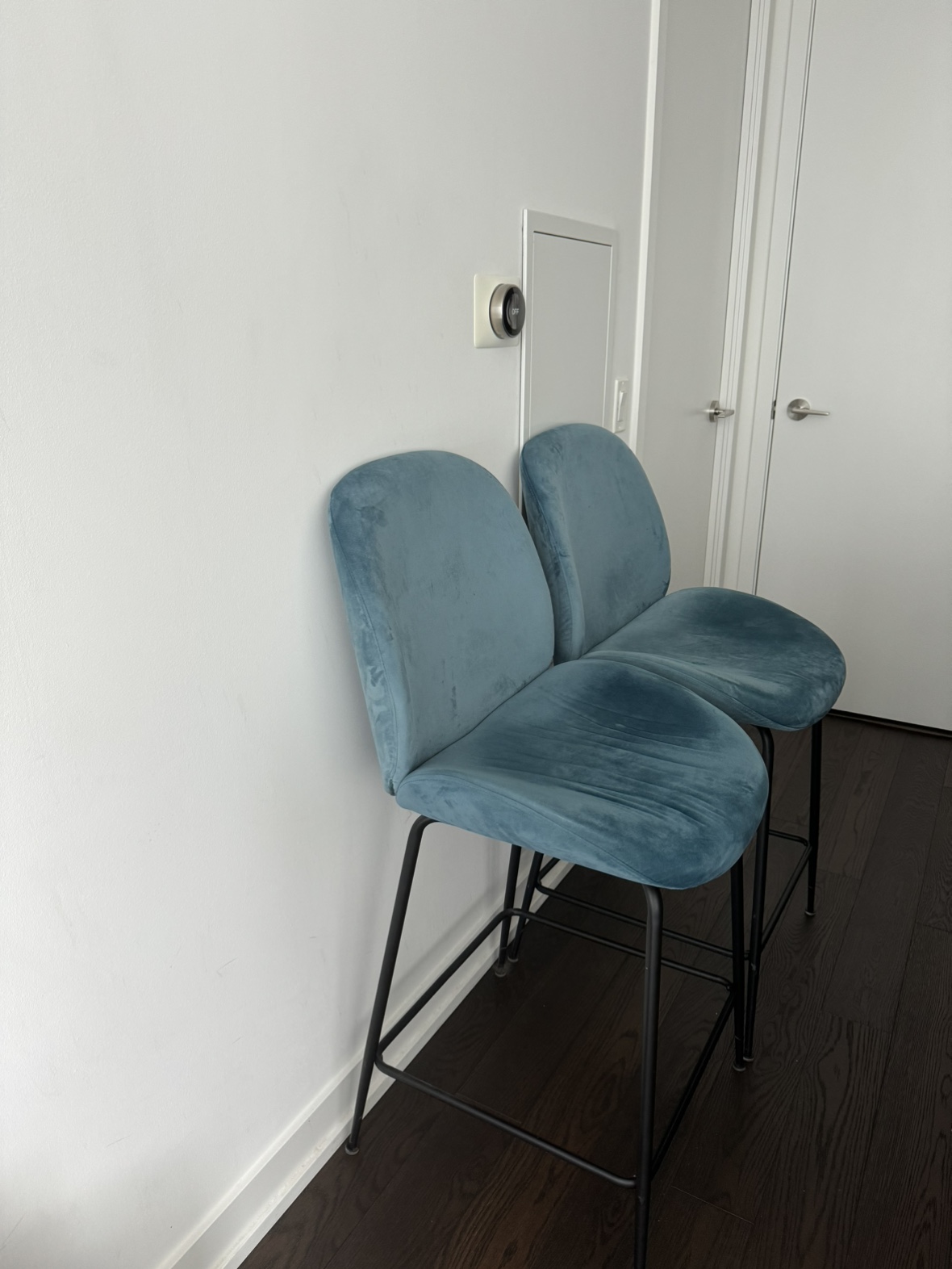 Two velvet counter stools - photo 2