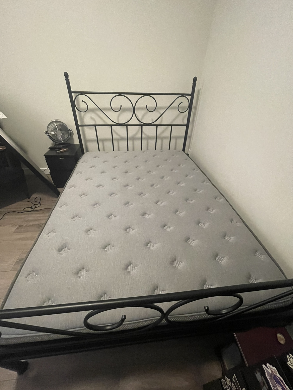 Double Bed and Bedframe - photo 3