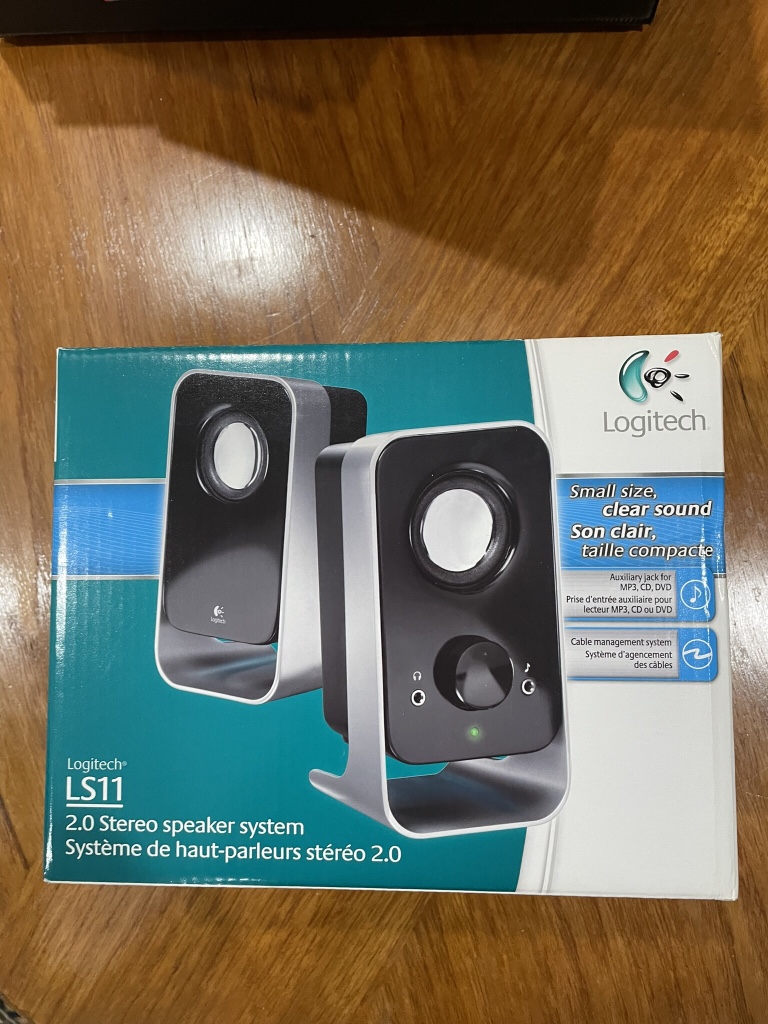 Logitech small speakers thumbnail