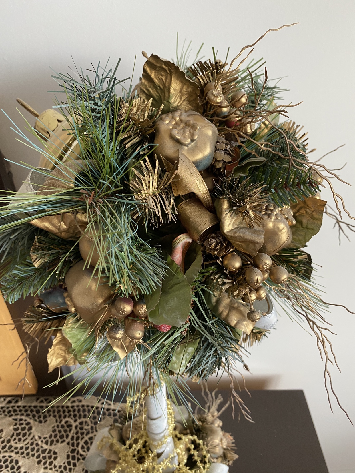 Christmas Center Piece with Ceramic Vase - photo 3