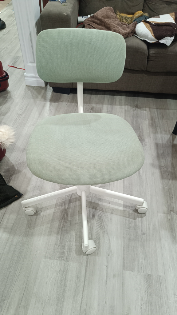 Ikea Chair 🥕 thumbnail