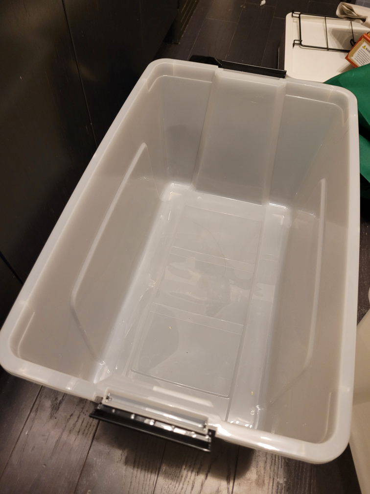 White plastic storage bins/boxes 4x (price is for individual) - photo 2