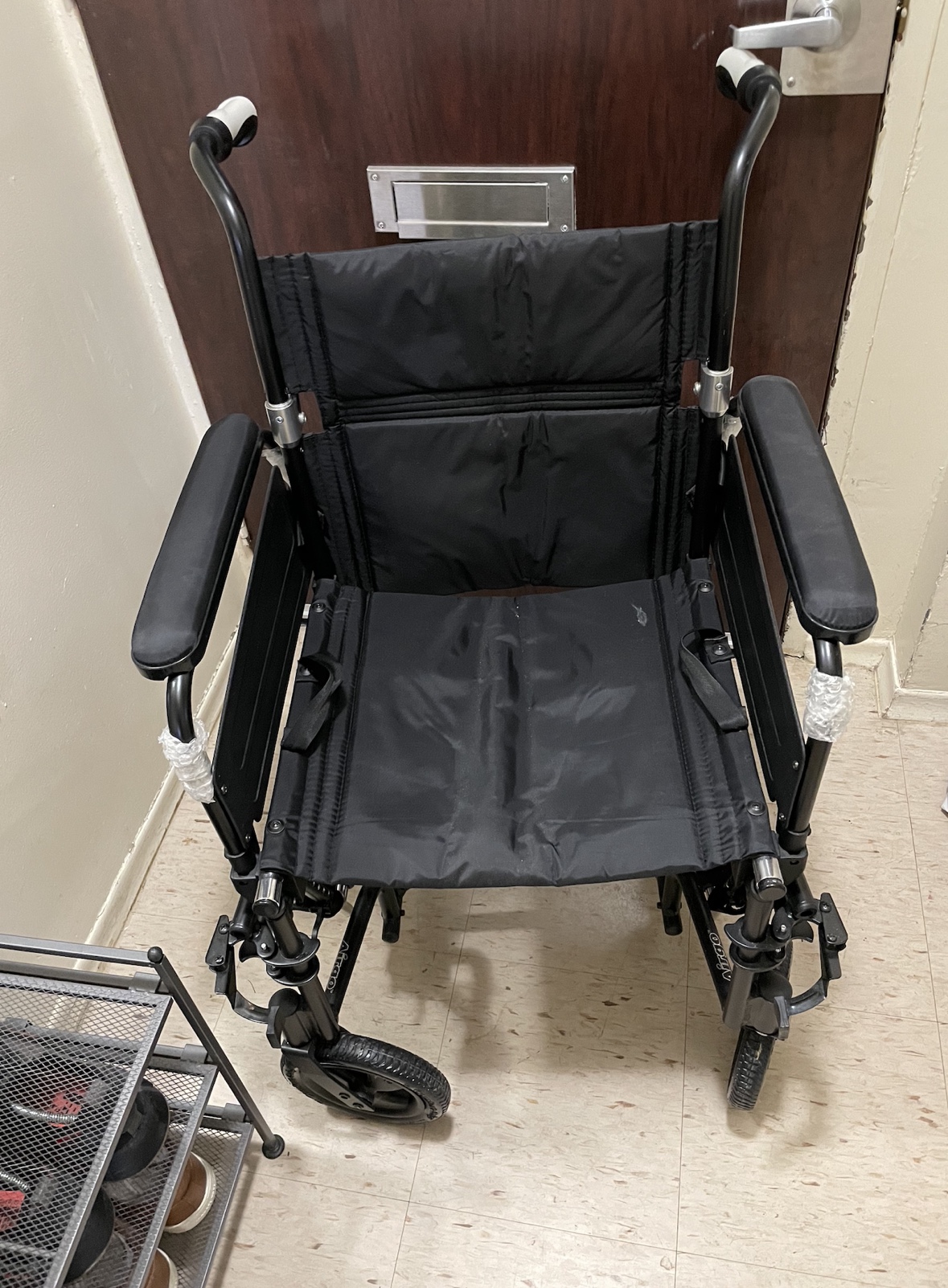 Wheel chair - photo 2