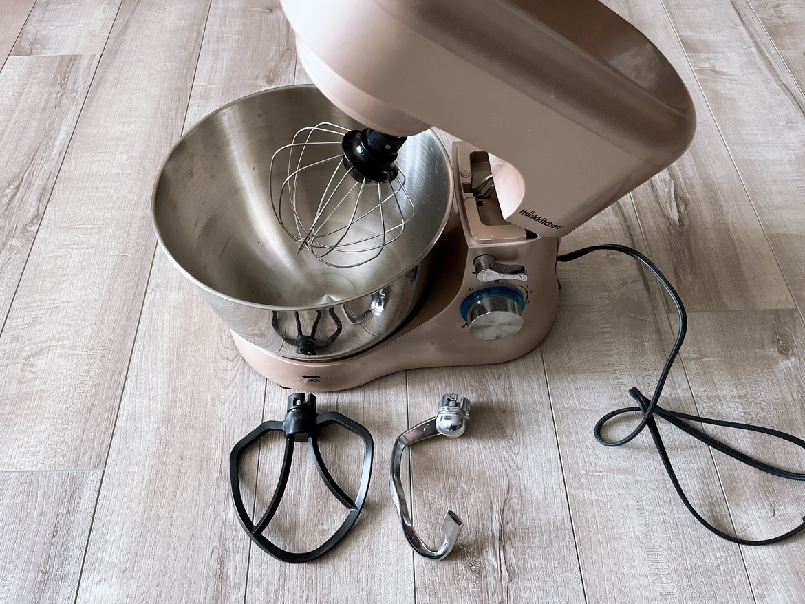 Stand mixer