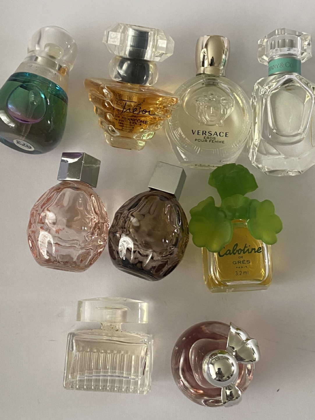 9 variety miniature  collectable fragrances. image indicator(2)