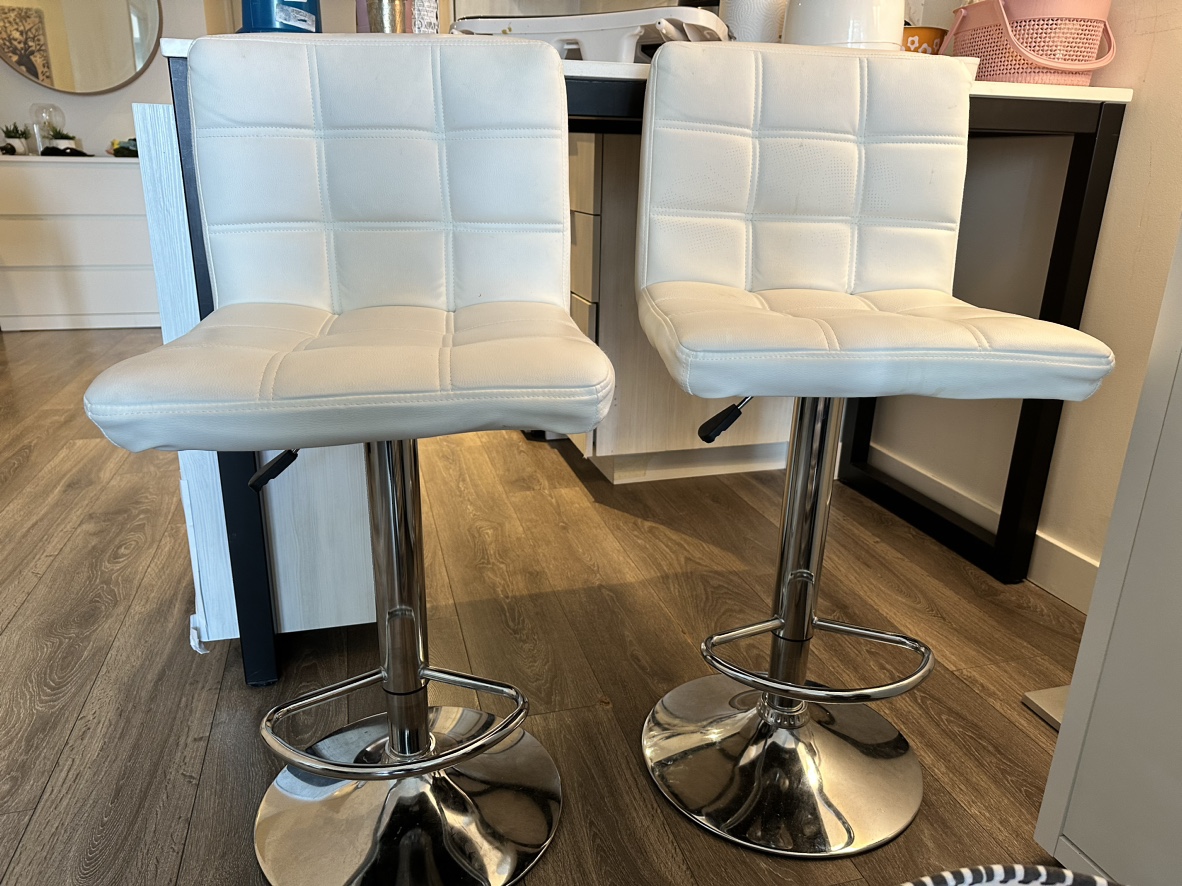2 white bar stools/chairs - photo 2