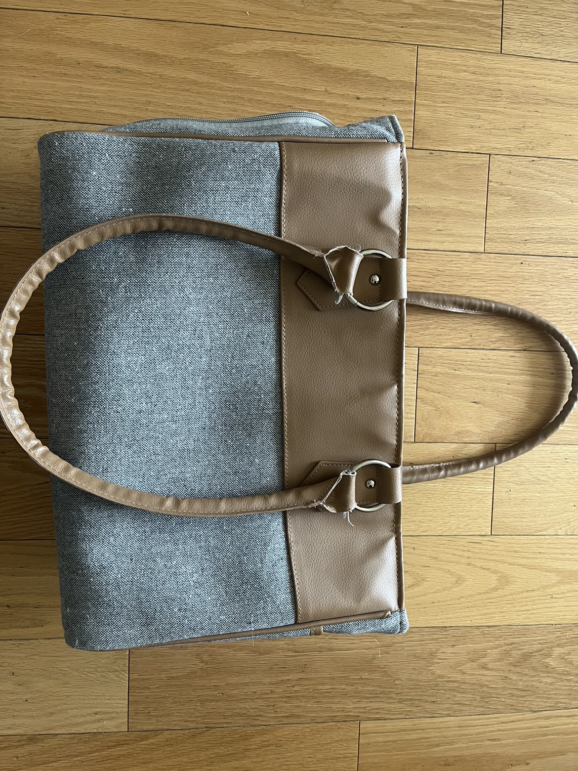 Pet carrier thumbnail