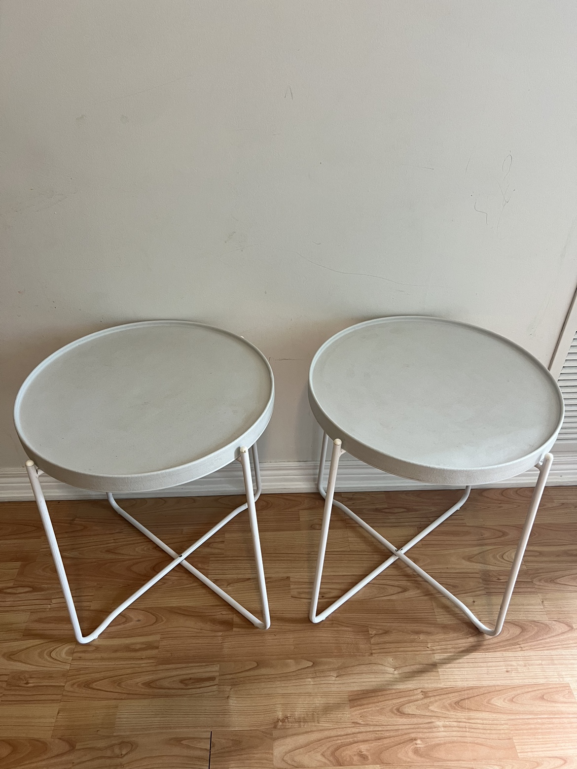 Detachable side tables pair