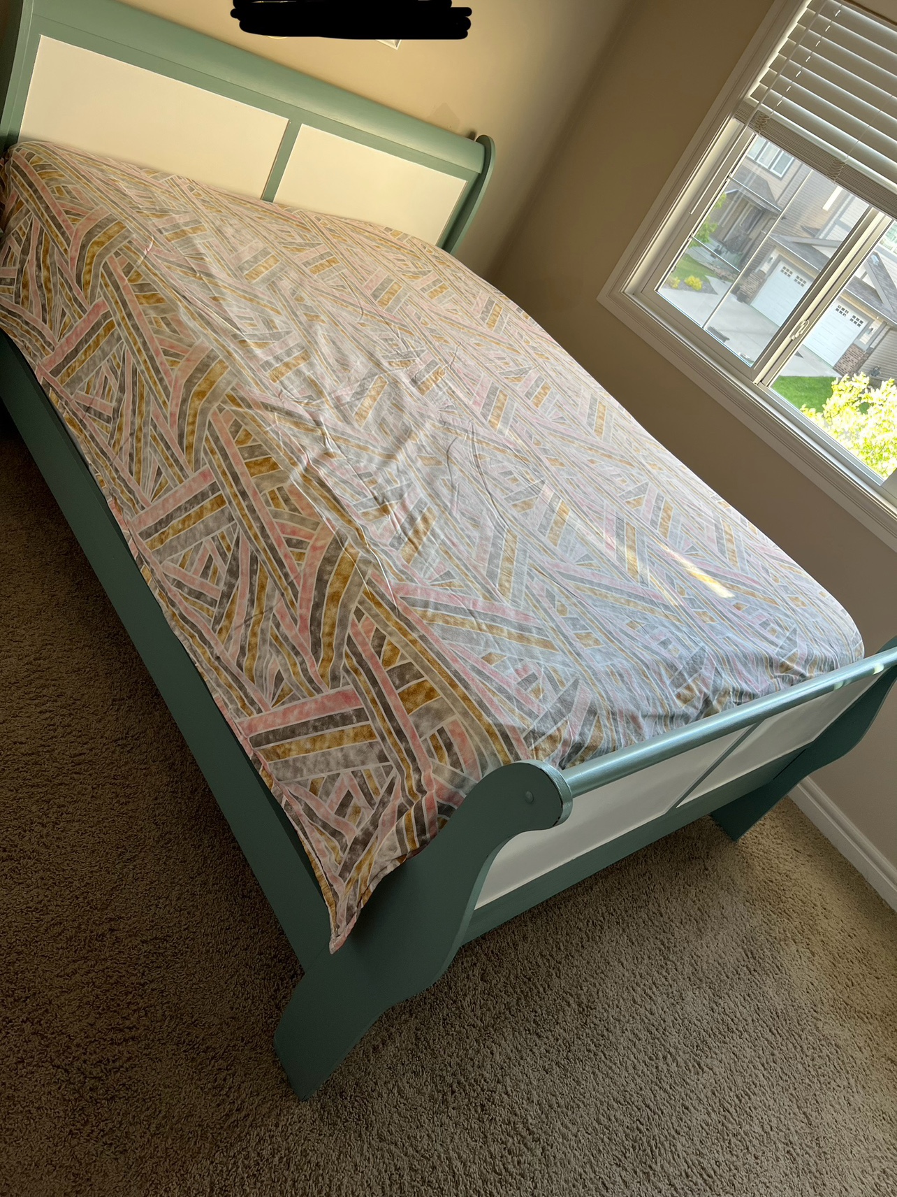 Bed frame and box spring - photo 2