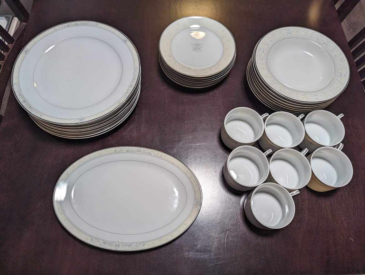 Dinner set