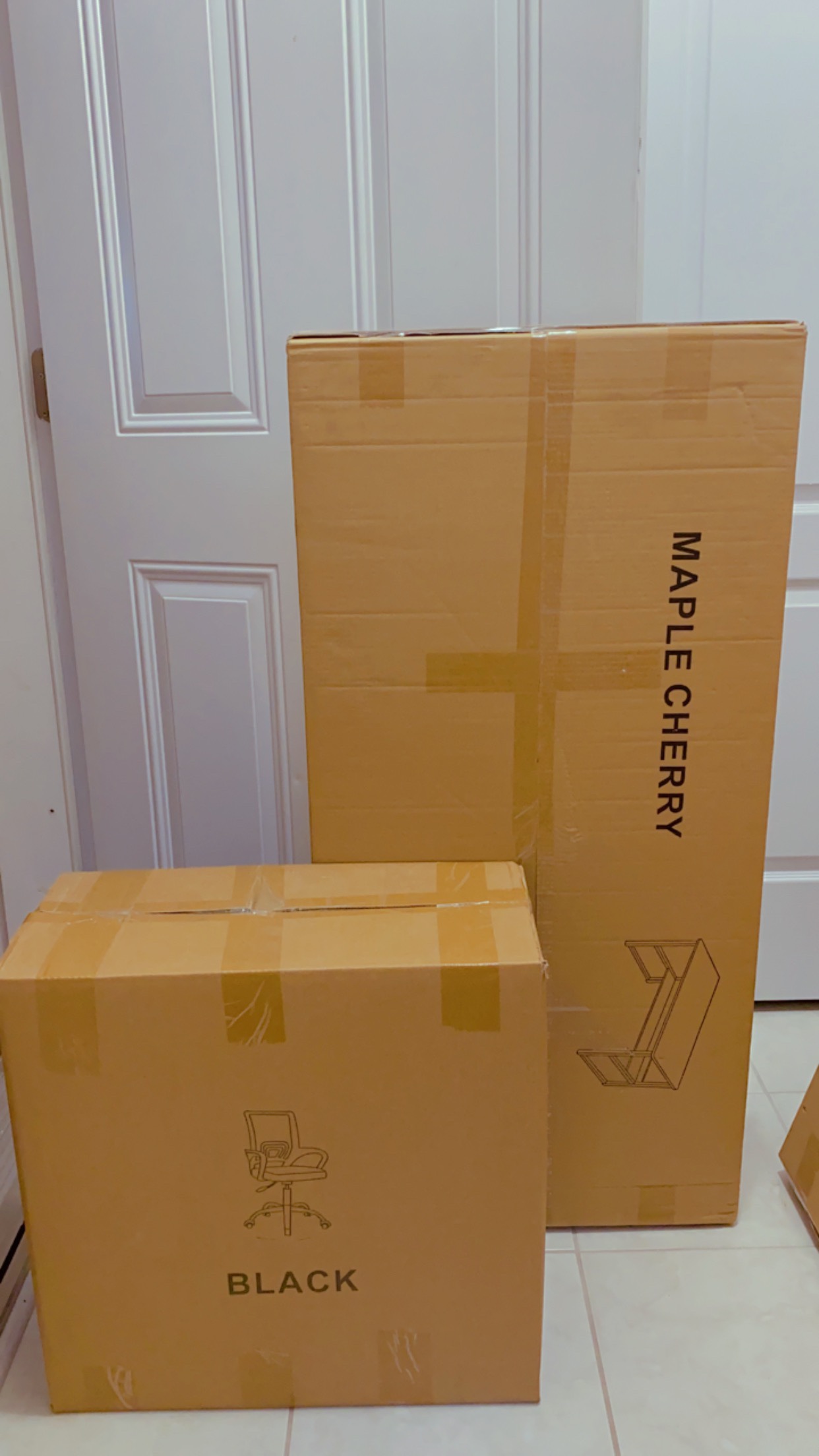 Desk with chair both new in box - photo 3