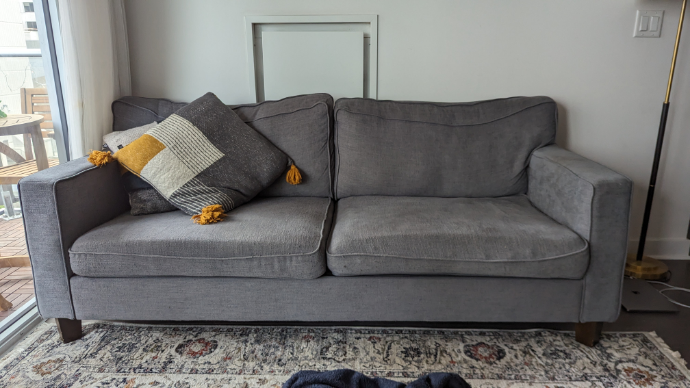 Couch for sale - photo 2