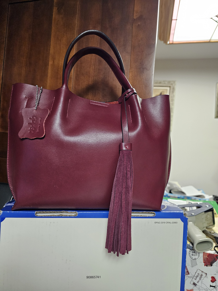 HUGE COLLECTION OF BEAUTIFUL POCKETBOOKS / HANDBAGS image indicator(3)