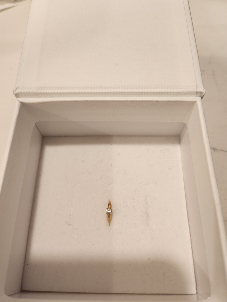 Mejuri single sapphire 14k gold hoop image indicator(5)