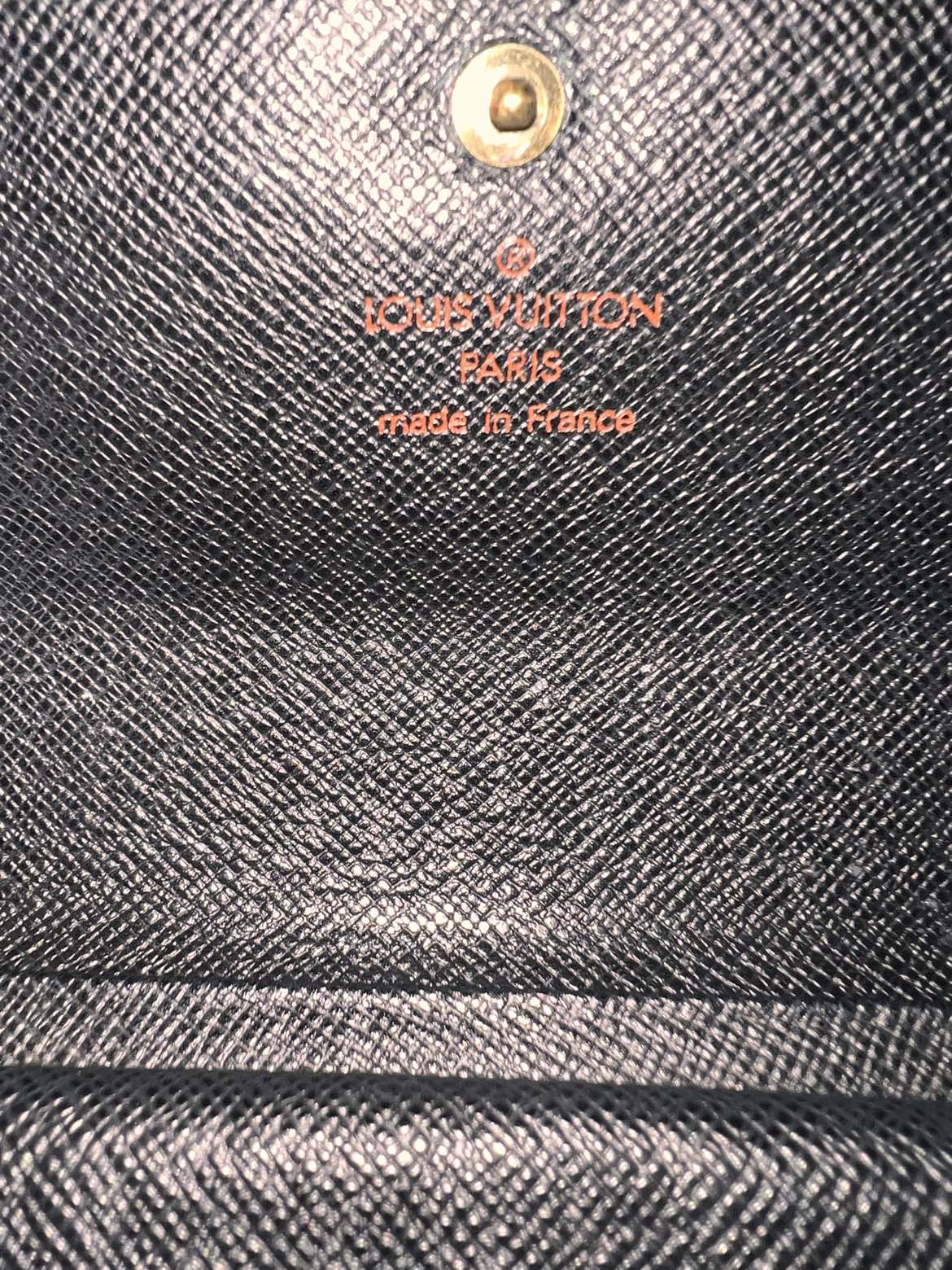 Louis Vuitton wallet image indicator(3)