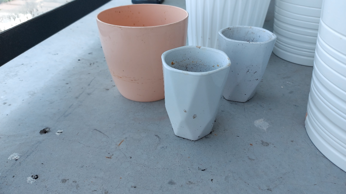 Various flower pots bundle sale thumbnail
