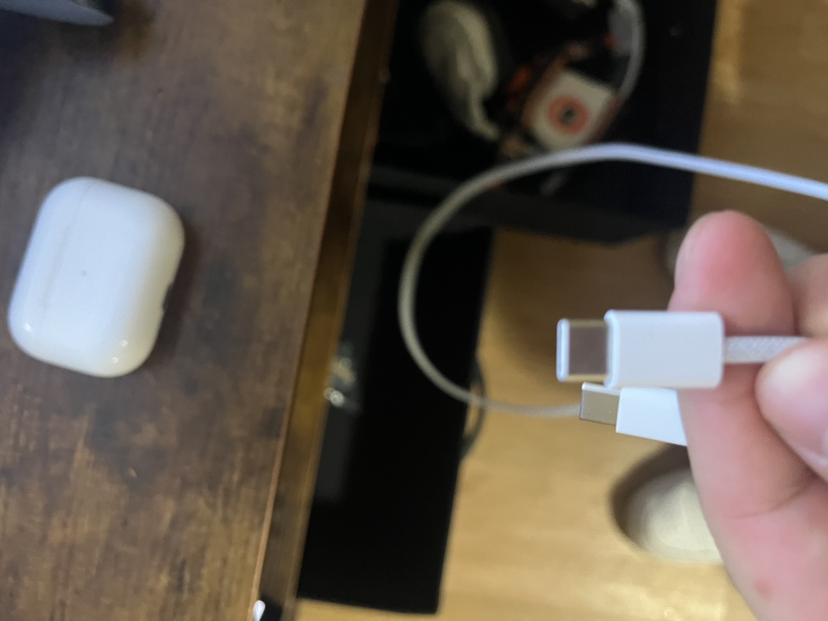 AirPod pro charging case (3rd gen) with usb-c cable - photo 4