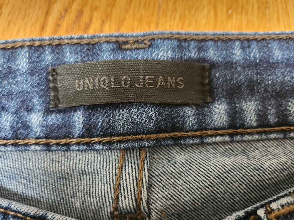 Uniqlo Blue Jeans - 30x34 inch (waist x length) image indicator(3)