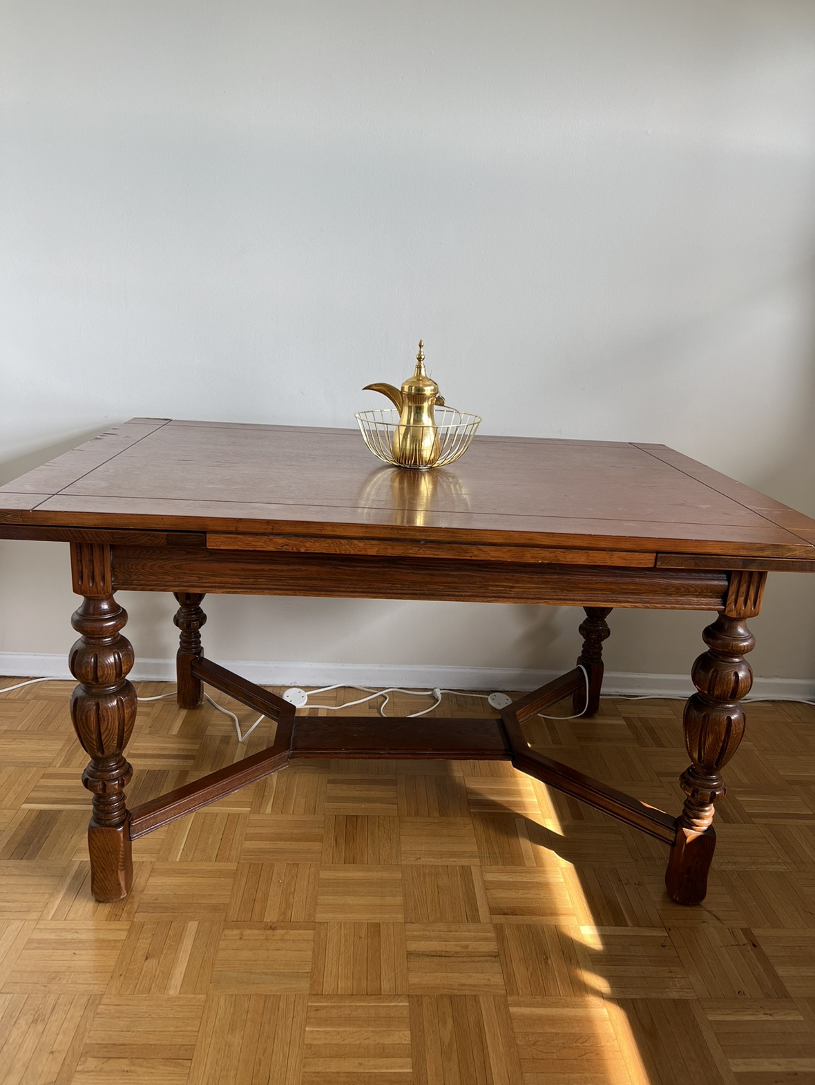 Dining Table extendable antique luxury